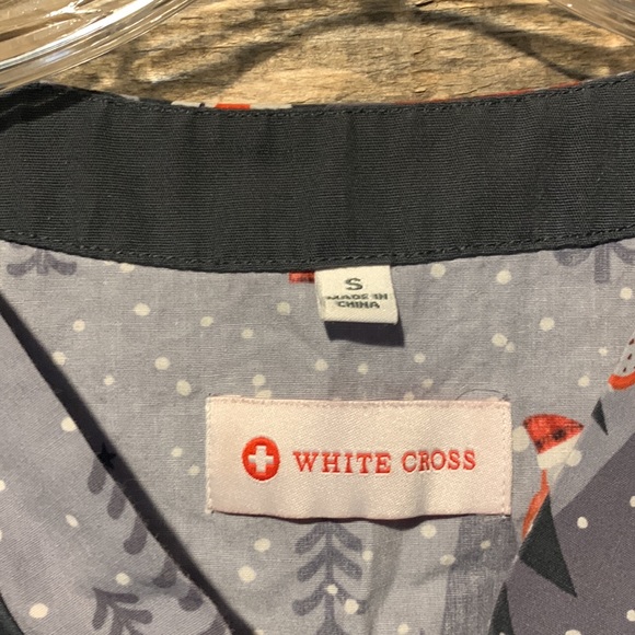 🎄❤️💰BOGO FREE Winter Forest animal Christmas Scrub Top - Picture 6 of 7